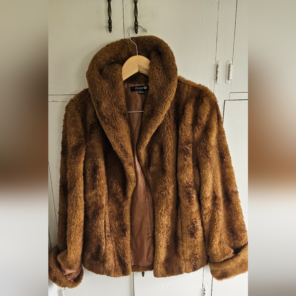 Luxurious Faux Fur Coat in Brown